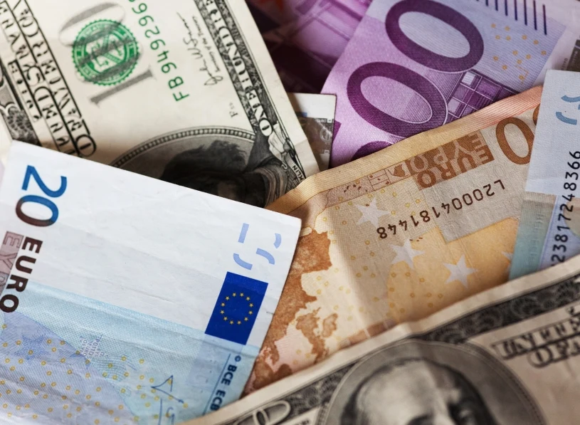 Aktualne kursy walut na 07.07.26. Tyle kosztuje dolar, a tyle euro