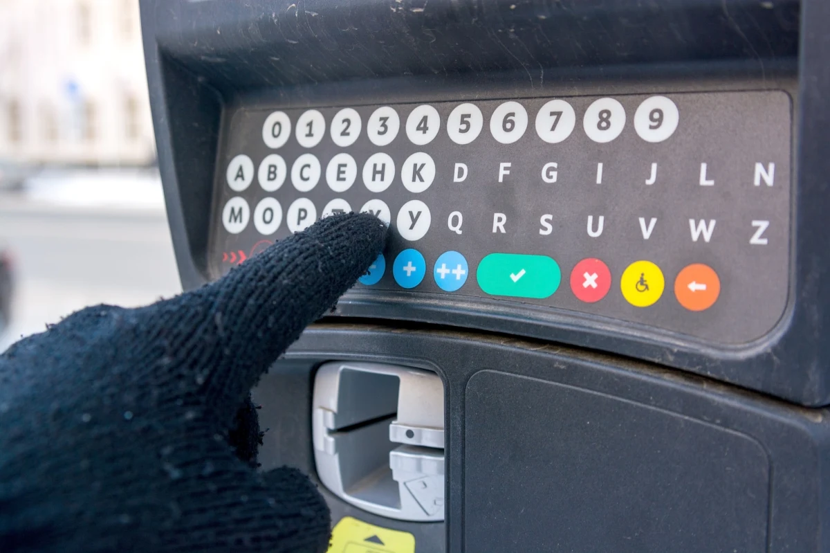 24, 25, 26 grudnia, a także 1 stycznia nie będą pobierane opłaty za postój w obszarze płatnego parkowania – przypomina Zarząd Dróg Miasta Krakowa.