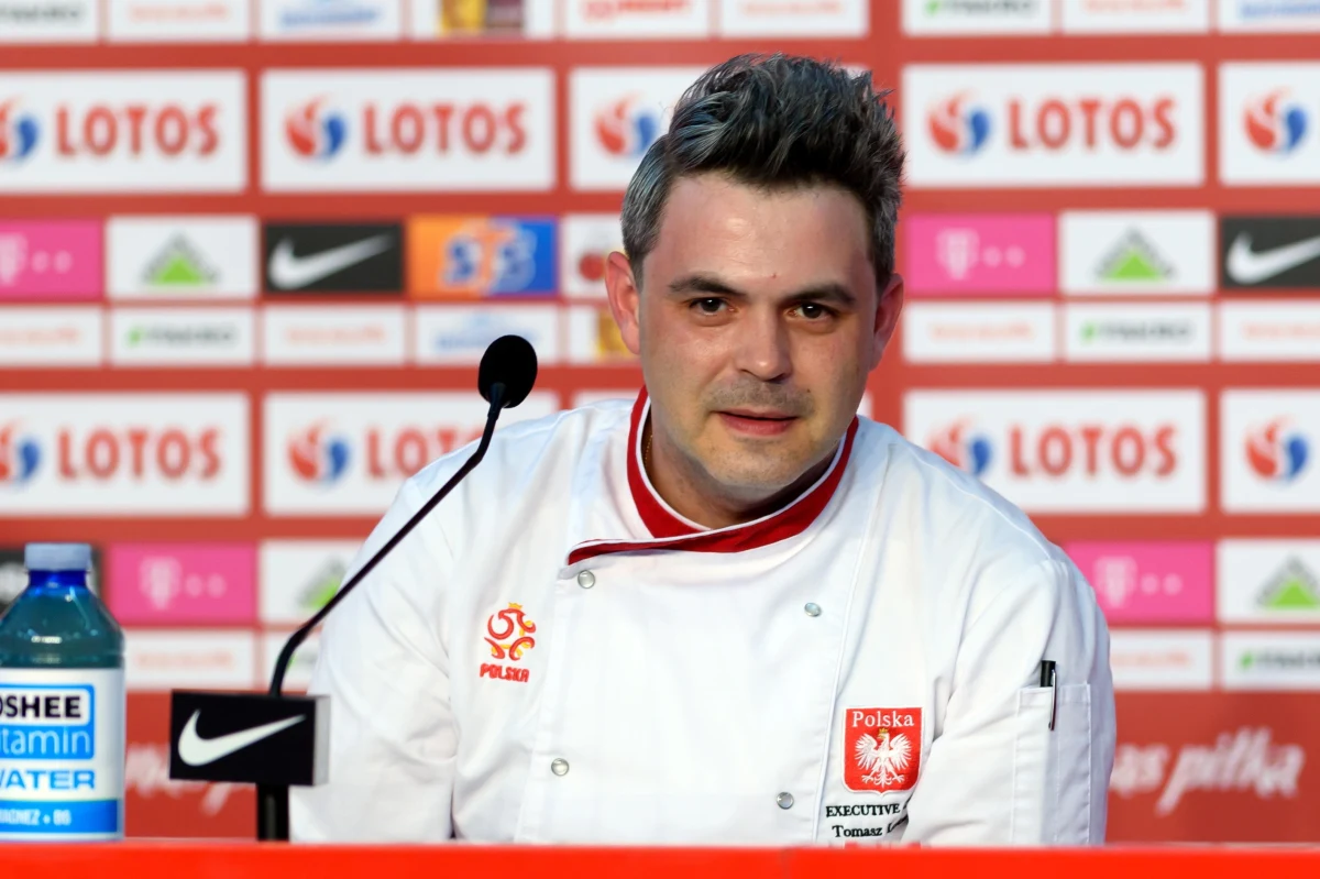 "Święta są dla mnie wyczekiwanym okresem. Zarówno jako dla restauratora, ale też ze względów rodzinnych" – powiedział RMF FM Tomasz Leśniak, kucharz piłkarskiej reprezentacji Polski. Zdradził nam, jakie potrawy królują u niego na świątecznym stole, ale powiedział też, czy w piłkarskiej kadrze zdarzają się niejadki.