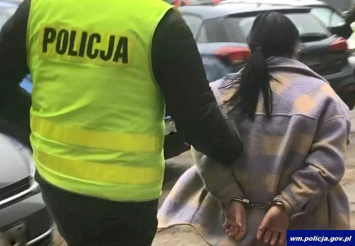 26-latka z Pisza w Warmińsko-Mazurskiem odpowie za ugodzeniem nożem swojego partnera, który w ciężkim stanie trafił do szpitala. Do ataku doszło w czasie zakrapianej alkoholem awantury. Kobieta miała prawie trzy promile.
