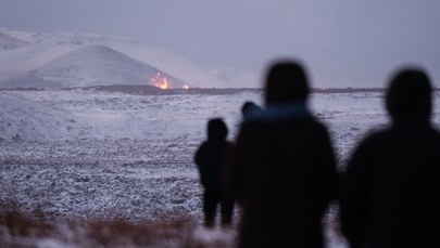 Polka z Islandii o erupcji wulkanu: Spektakularna. Teren jest zamknięty 