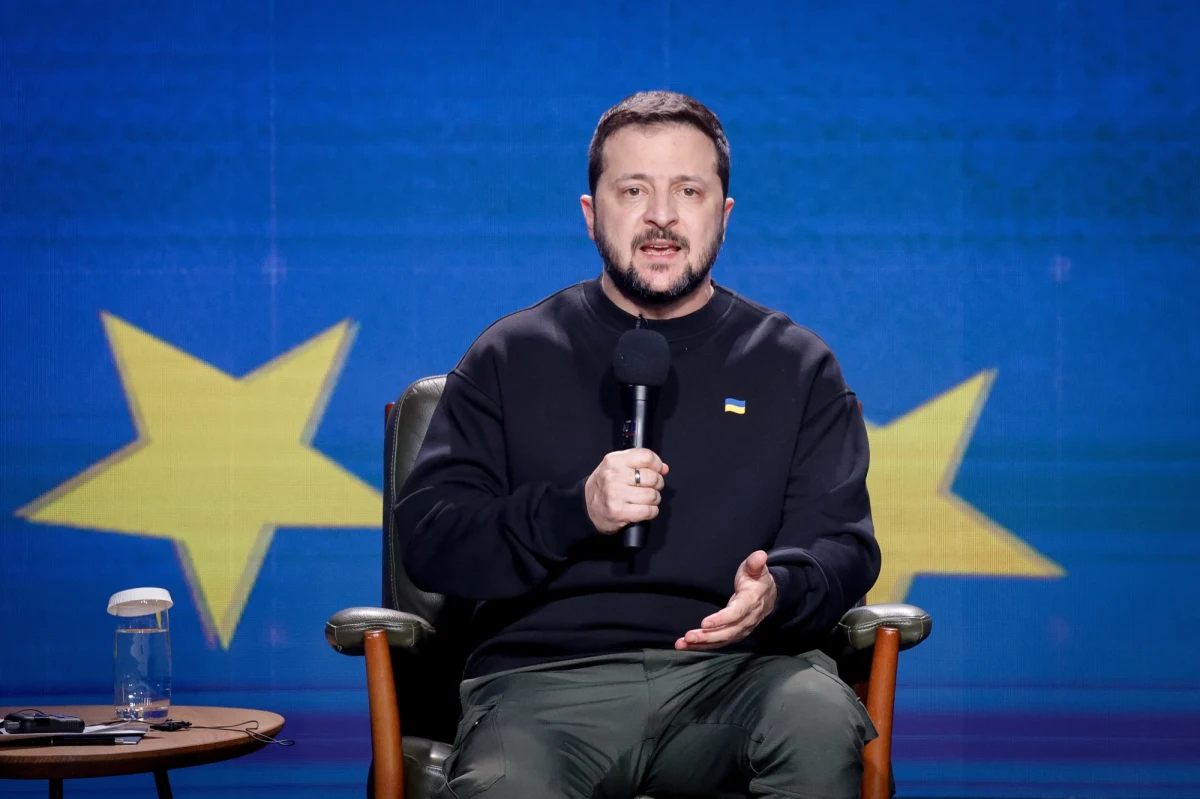 „Nikt nie zna odpowiedzi na pytanie, kiedy zakończy się wojna Ukrainy z Rosją, jednak jeśli zachowamy jedność jako naród, będziemy mogli zbliżyć się do zwycięstwa” – oświadczył prezydent Wołodymyr Zełenski na konferencji prasowej, podsumowującej mijający rok. Zełenski oznajmił, że armia zwróciła się do niego z wnioskiem o mobilizację 450 – 500 tys. osób. Prezydent odniósł się też do kwestii wyborów i podkreślił, że w warunkach wojennych nie sposób ich przeprowadzić.