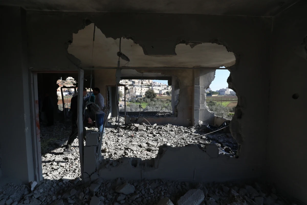 ​Co najmniej siedmiodniowy rozejm w Strefie Gazy zaproponował Izrael podczas negocjacji dotyczących uwolnienia przez Hamas kolejnych zakładników - poinformował w nocy z wtorku na środę portal Axios, powołując się na izraelskie źródła rządowe.