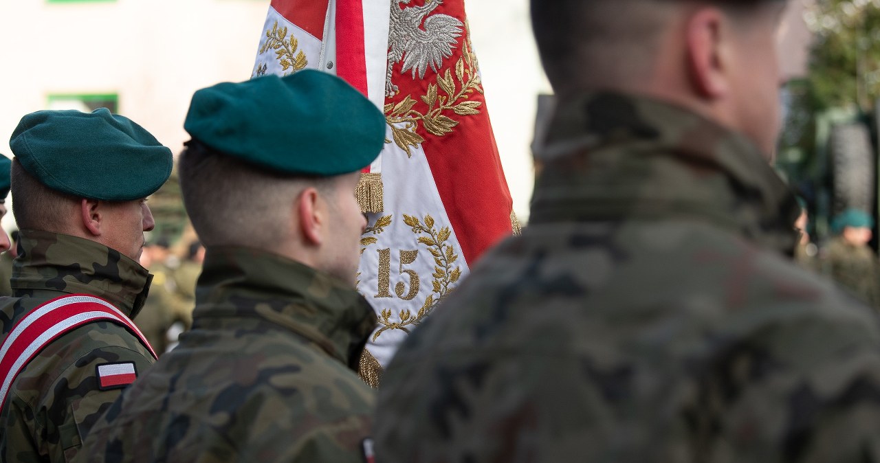 Średnio zarabiają 9 tys. złotych. Takich specjalistów szuka do pracy wojsko