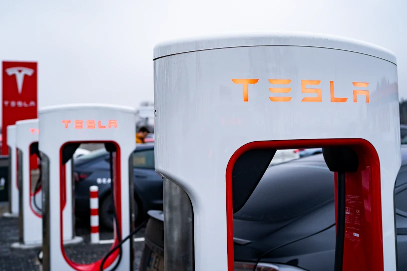 Nowe ładowarki Tesli i Orlenu. Na jednej kierowcy zapłacą krocie