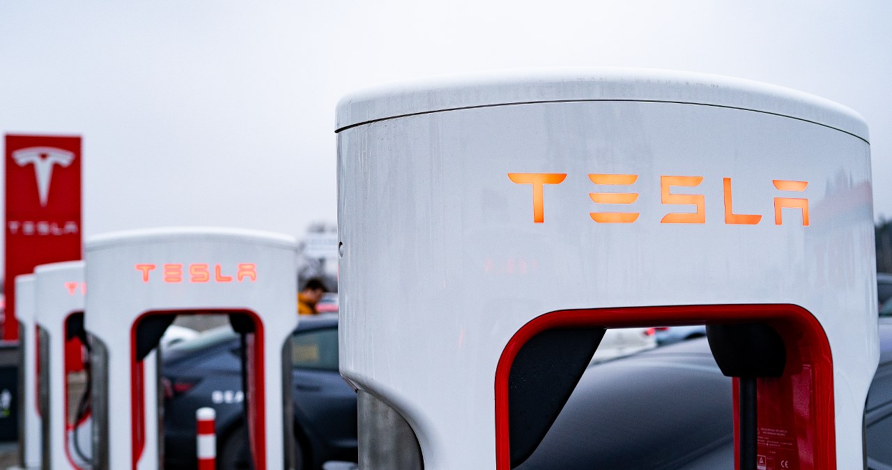 Nowe ładowarki Tesli i Orlenu. Na jednej kierowcy zapłacą krocie