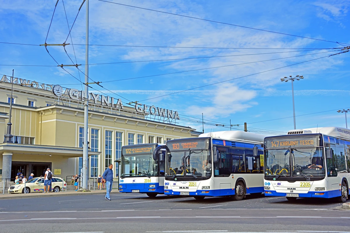 W okresie świąteczno-noworocznym zmieni się rozkład jazdy gdyńskiej komunikacji miejskiej. ZKM podał, że zmiany zaczną obowiązywać od soboty i potrwają do pierwszego dnia nowego roku.