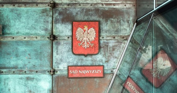 Skład orzekający Izby Kontroli Nadzwyczajnej i Spraw Publicznych Sądu Najwyższego RP nie jest niezawisłym i bezstronnym sądem ustanowionym uprzednio na mocy ustawy, w konsekwencji Trybunał Sprawiedliwości UE nie bada co do istoty pytań prejudycjalnych przedstawionych przez ten organ - czytamy w czwartkowym wyroku TSUE.