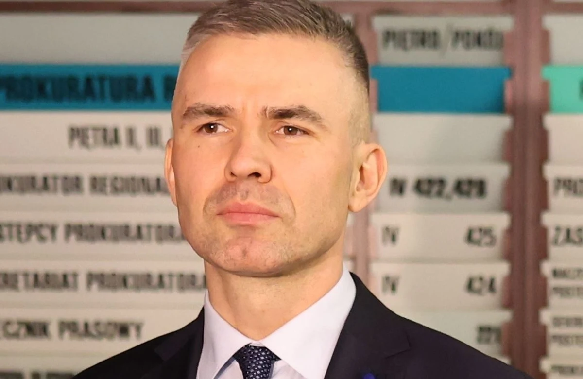 „Wyrok jest prawomocny, podlega wykonaniu, powinien być niezwłocznie wykonany” – tak mec. Przemysław Rosati, powołując się na Kodeks karny, mówi o wyroku, jaki w środę wydał Sąd Okręgowy w Warszawie, który za nadużycie uprawnień skazał na dwa lata więzienia byłych szefów CBA: Mariusza Kamińskiego i Macieja Wąsika. „Jak każdy obywatel, który znajduje się w takiej sytuacji, także byli posłowie powinni liczyć się z tym, że sąd może zarządzić wykonanie kary, a w konsekwencji będą musieli stawić się w zakładzie karnym” – wyjaśnia gość Rozmowy w południe w RMF FM i internetowym Radiu RMF24.  