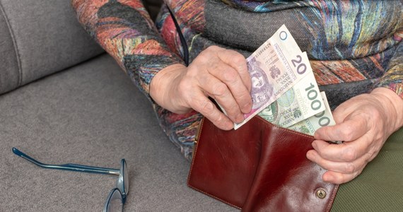 Ponad pół miliona złotych straciła 73-latka ze Zgorzelca na Dolnym Śląsku, która została oszukana metodą "na inwestycję w gazociąg". Zaczęło się od ogłoszenia w mediach społecznościowych.
