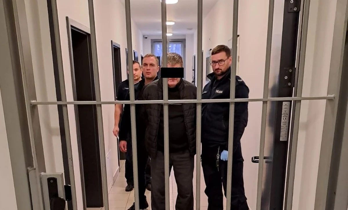 Do 10 lat więzienia grozi 60-latkowi z powiatu ryckiego w Lubelskiem, który groził, że podpali dom i gospodarstwo rolne. Mężczyzna został tymczasowo aresztowany.