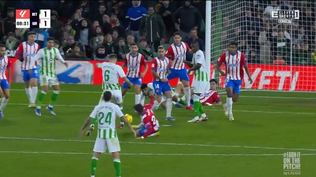 Skrót meczu Real Betis Balompie - Girona FC.

Bramki: 89. Pezzella – 39. Dovbyk (kar.)

