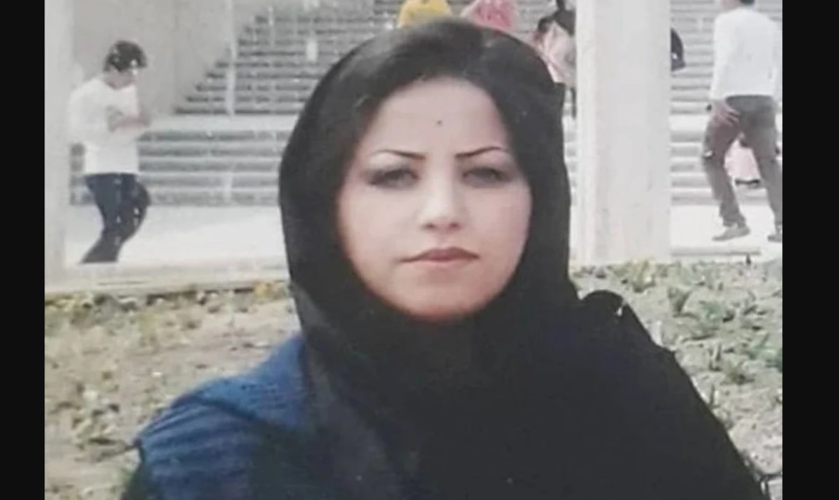 Mimo sprzeciwu społeczności międzynarodowej 20 grudnia 2023 roku w więzieniu Ghezelhesar w Iranie dokonano egzekucji na Samirze Sabzian. Kobieta wydana za mąż w wieku 15 lat była ofiarą przemocy domowej. Reżim w Teheranie wykonał na niej wyrok qisas - czyli odwet - za zabicie męża, który znęcał się nad nią przez lata.