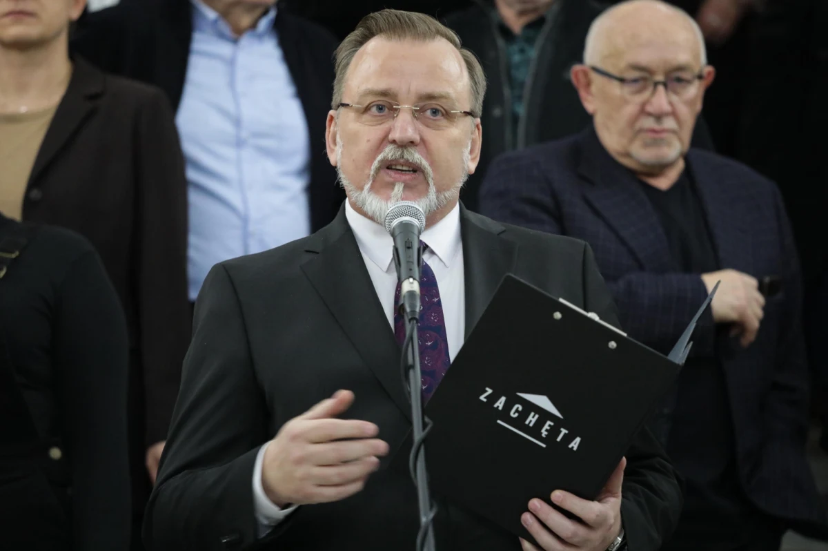 Minister Kultury Bartłomiej Sienkiewicz odwołał dyrektora Zachęty - Narodowej Galerii Sztuki w Warszawie Janusza Janowskiego. Jego zdaniem odwołany dyrektor nie zrealizował programowych zobowiązań. 