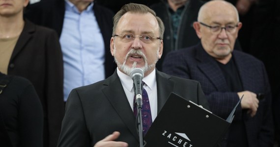 Minister Kultury Bartłomiej Sienkiewicz odwołał dyrektora Zachęty - Narodowej Galerii Sztuki w Warszawie Janusza Janowskiego. Jego zdaniem odwołany dyrektor nie zrealizował programowych zobowiązań. 