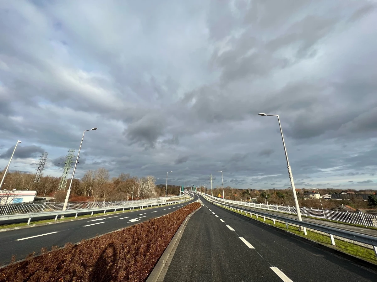 Ma prawie 3,5 km długości i dwa nowe mosty, a jej wykonanie kosztowało 260 mln złotych. W sobotę we Wrocławiu otwarta zostanie Aleja Wielkiej Wyspy. Zapewni wygodne połączenie między wschodnimi a południowymi osiedlami Wrocławia.