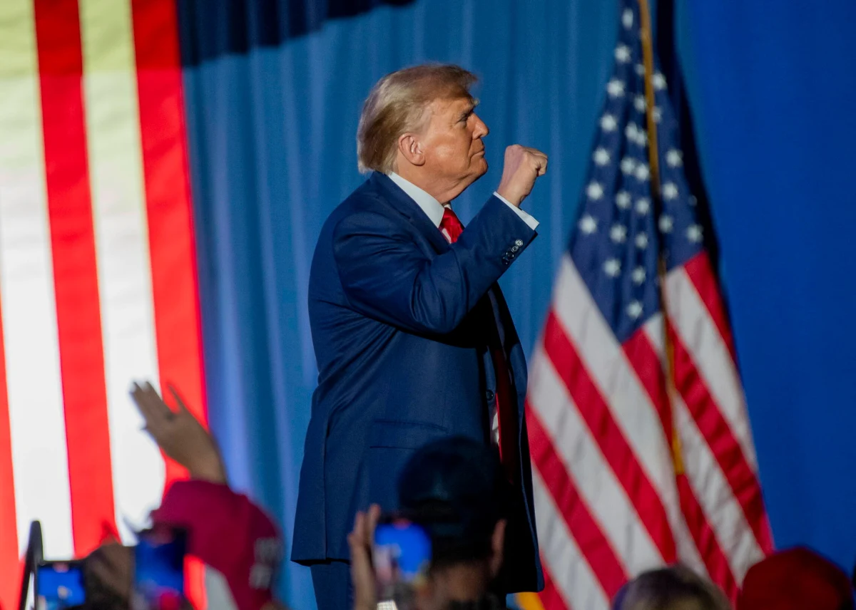 Sąd Najwyższy USA odrzucił w piątek wniosek specjalnego prokuratora Jacka Smitha, aby w trybie przyspieszonym rozstrzygnął, czy Donald Trump może być sądzony w sprawie swoich działań zmierzających do pozostania przy władzy po wyborach w 2020 r. Sprawą najpierw musi zająć się sąd apelacyjny, a decyzja może opóźnić planowany na marzec 2024 r. proces byłego prezydenta USA.