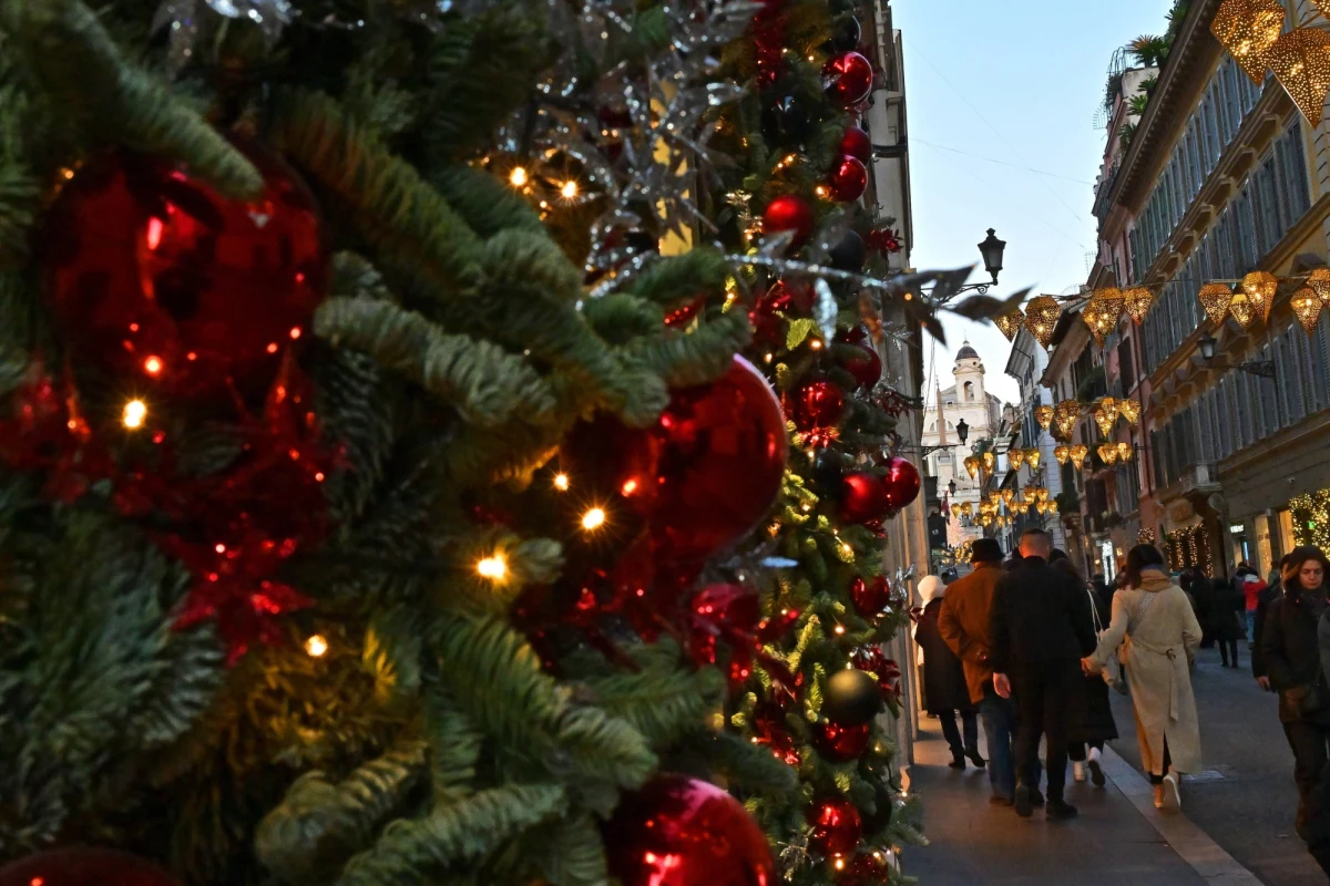 19 milionów Włochów, czyli co trzeci mieszkaniec kraju wyrusza w tych dniach na świąteczno-noworoczny wypoczynek. To wzrost o prawie 10 procent w porównaniu z zeszłym rokiem. Szacuje się, że na podróż, pobyt i inne atrakcje wydadzą 15 miliardów euro.
