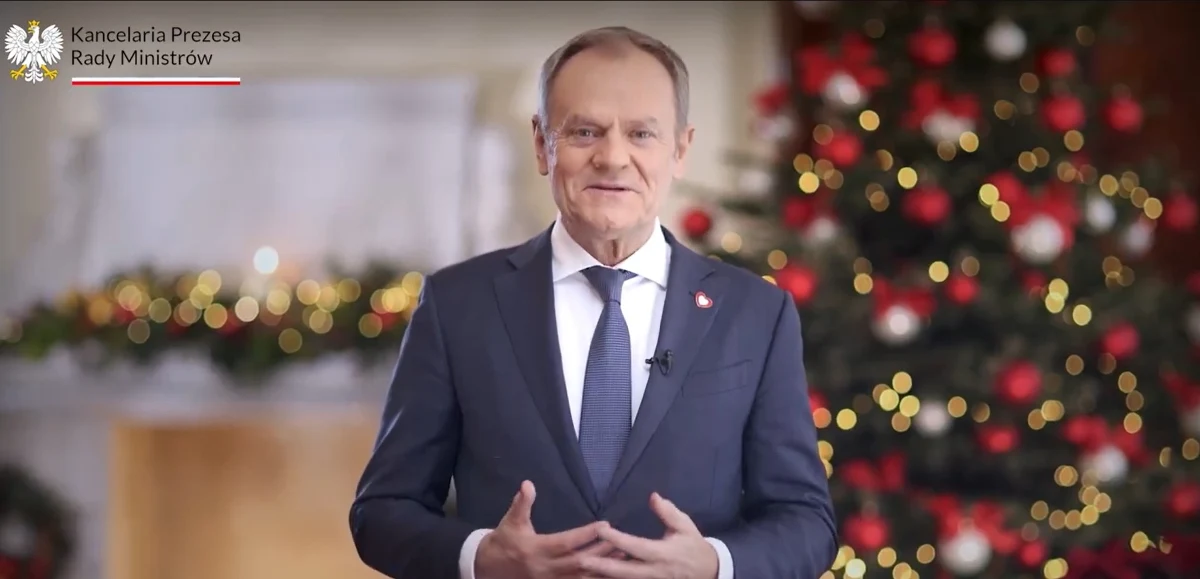 "Kolacja wigilijna, opłatek, rozmowy bliskich sobie ludzi to najlepszy czas, aby poczuć się znowu wspólnotą. Wierzę w przyszłość Polaków jako wielkiego, zjednoczonego narodu" - podkreślił Donald Tusk, życząc wszystkim wesołych, pełnych miłości i ciepła świąt Bożego Narodzenia. Premier zwrócił się także do przeciwników rządu.