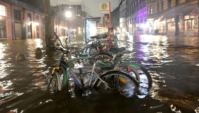 Niemcy: Orkan Zoltan sieje spustoszenie: Lokalne podtopienia, opóźnione pociągi
