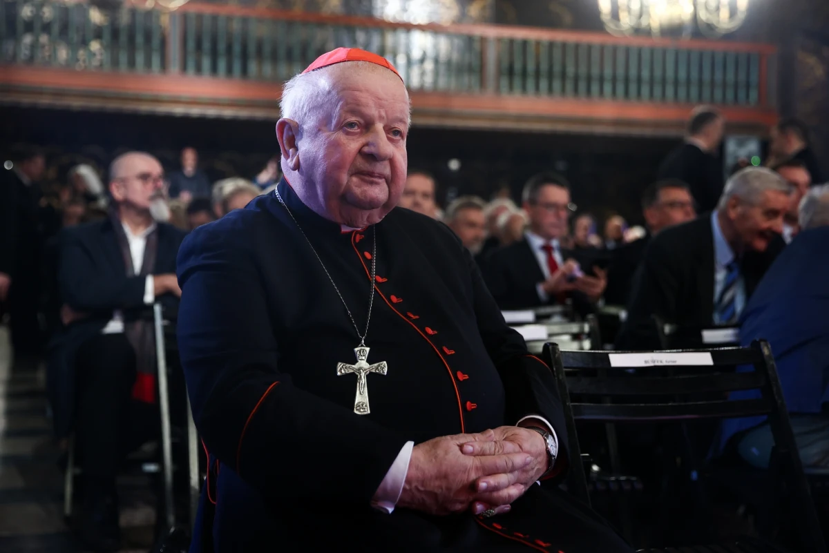 Kardynał Stanisław Dziwisz trafił do Szpitala Uniwersyteckiego w Krakowie. Taką informację przekazała na swoich stronach internetowych Archidiecezja Krakowska. 