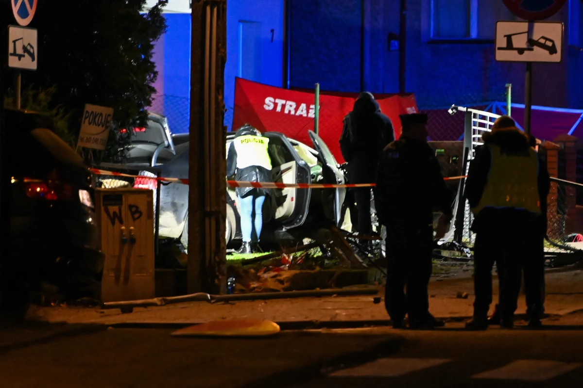 Policja zatrzymała kierowcę, który wjechał w pieszych w Międzyzdrojach. Mężczyzna uciekł z miejsca wypadku, w którym zginęły 3 osoby. 