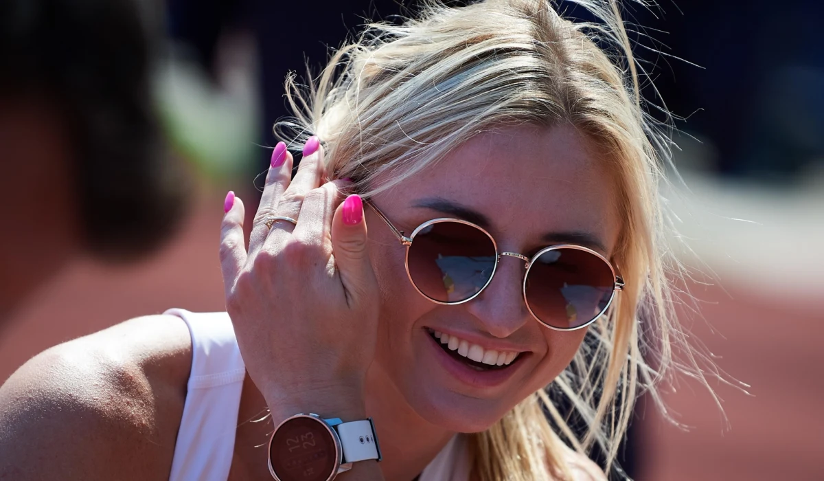 „Nie wyobrażam sobie świąt bez zapachu choinki” – powiedziała nam Małgorzata Hołub-Kowalik. Lekkoatletka, medalistka olimpijska, mistrzostw świata i Europy zdradziła, jak będzie wyglądać jej Boże Narodzenie, ale też ile poświęcenia wymagają opieka nad kilkumiesięczną córką i treningi przygotowujące do igrzysk w Paryżu. 