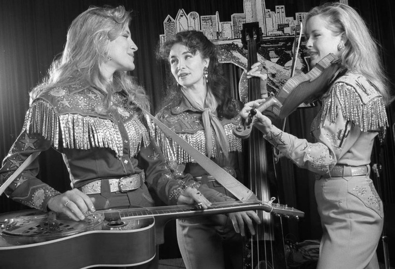 Laura Lynch, jedna z założycielek popularnego zespołu Dixie Chicks (obecnie działającego pod nazwą The Chicks) zginęła w wypadku samochodowym w El Paso w Teksasie. Artystka miała 65 lat. 