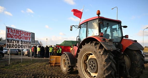 W niedzielę po godz. 8 zakończyła się blokada przejścia granicznego w Medyce na Podkarpaciu. Rolnicy z "Podkarpackiej oszukanej wsi", którzy od miesiąca blokowali to przejście, zawiesili swój protest na czas świąt.