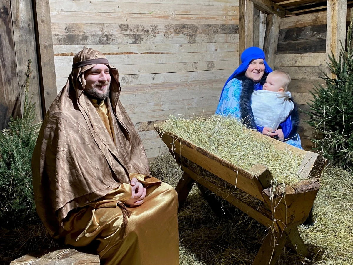 Po raz 31. przy ul. Franciszkańskiej w Krakowie stanęła żywa szopka przygotowana przez franciszkanów. Od wigilijnej nocy odbywają się tam koncerty, jasełka i wspólne kolędowanie. Atrakcją przyciągającą najmłodszych są zwierzęta wypożyczone z krakowskiego ZOO.