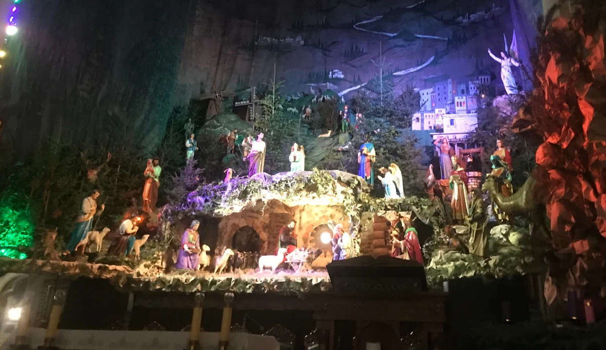 Jest jedną z największych bożonarodzeniowych szopek w Europie - mowa o instalacji, która od lat powstaje w bazylice franciszkanów w Katowicach-Panewnikach. Zobaczcie niezwykłe zdjęcia.