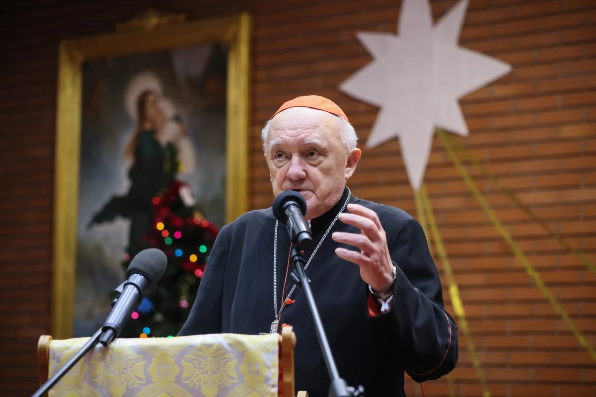 Około 400 osób ubogich, bezdomnych, samotnych, a także uchodźców z Ukrainy oraz mieszkańców Domu Pomocy Społecznej zasiadło do wspólnego świątecznego obiadu zorganizowanego w Warszawie przez Wspólnotę Sant’Egidio. "Ludzie samotni, potrzebujący pomocy, są najważniejszą częścią Kościoła. W związku z tym my się tu spotykamy i przychodzimy na te spotkania po to, żeby być z tą najważniejszą częścią Kościoła" – podkreślił metropolita warszawski kardynał Kazimierz Nycz. 