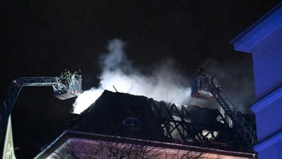 Nocny pożar kamienicy w Szczecinie. Ewakuowano kilkadziesiąt osób