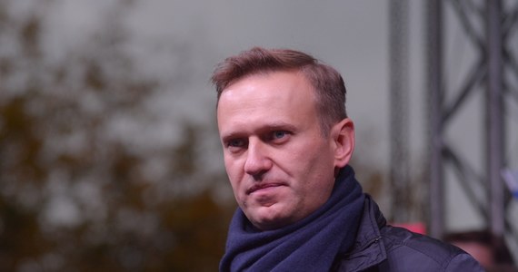 Aleksiej Nawalny potwierdził, że przeniesiono go do kolonii karnej za kołem podbiegunowym, gdzie trwa noc polarna. We wpisie opublikowanym na X rosyjski opozycjonista zapewnił, że u niego wszystko w porządku i podziękował za wsparcie.