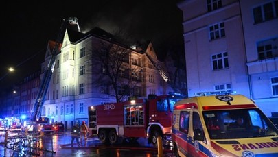 Pożar kamienicy w Szczecinie. Część osób jeszcze dziś może wrócić do mieszkań