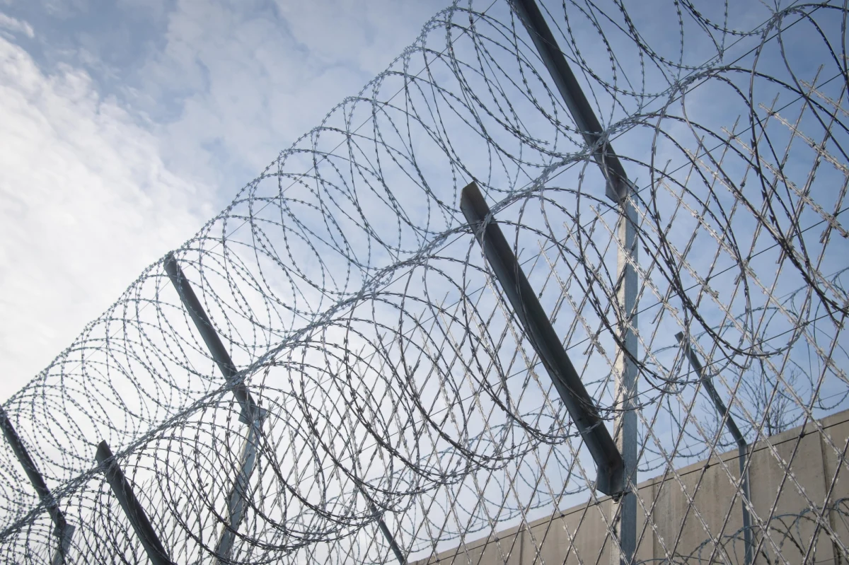 W angielskim mieście Portsmouth wystawiono na sprzedaż apartamenty, które powstały w byłym zakładzie karnym. Cena? Atrakcyjna. 210 tys. funtów za trzypokojowy apartament. 