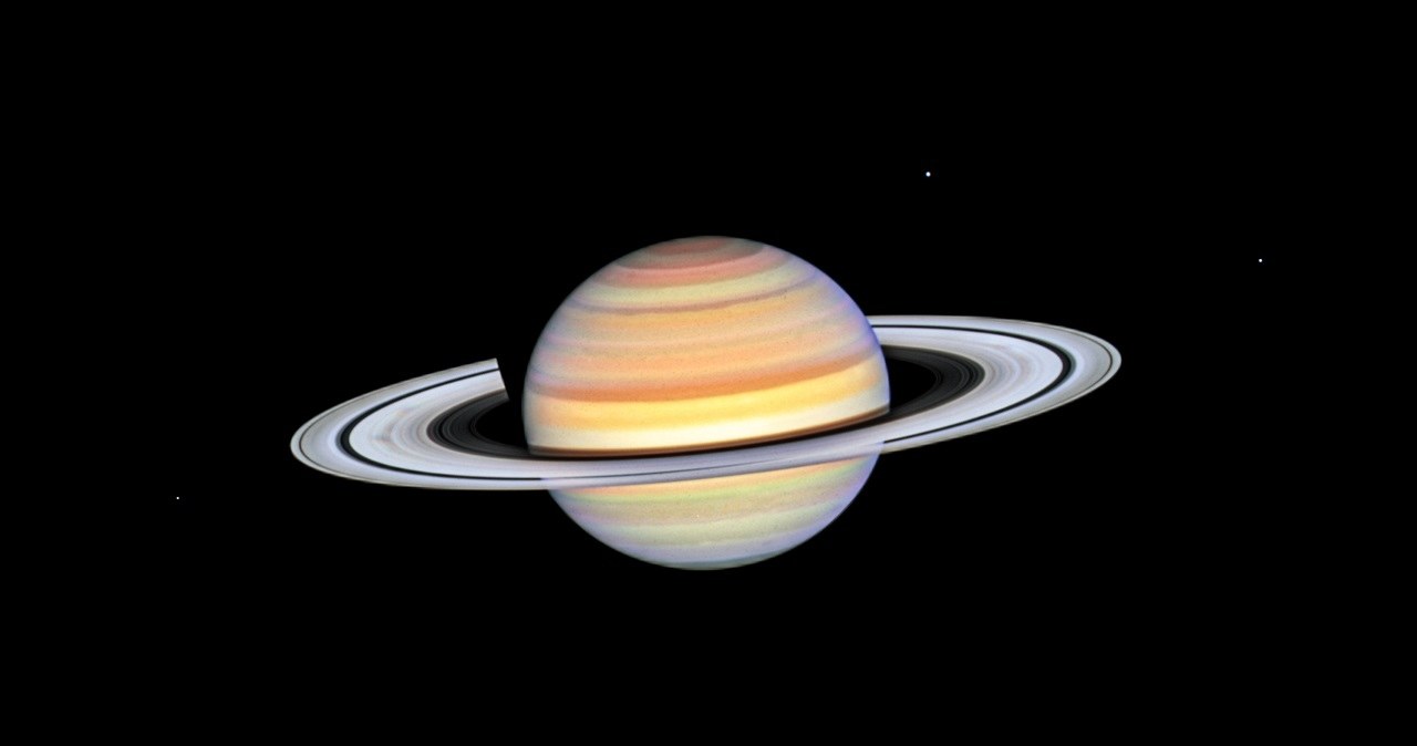 Se han descubierto sombras misteriosas en los anillos de Saturno