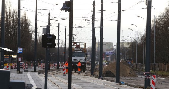 We wtorek, 2 stycznia, linia tramwajowa nr 14  wróci na swoją trasę z Retkini na Dąbrowę. Kursować będzie w całości po wyremontowanych torach.