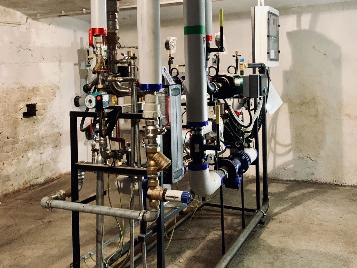 3 miliony złotych z budżetu miejskiego w Łodzi czeka na beneficjentów, którzy będą chcieli wymienić tzw. "kopciuchy" na nowoczesne źródła ogrzewania. "Wymień stary piec - to same korzyści!" - zachęcają łódzcy urzędnicy i oferują pomoc w wypełnieniu wniosków o dofinansowanie z różnych programów wsparcia.