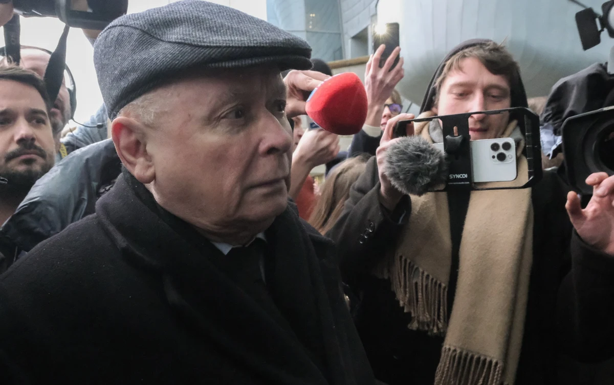 "To jest nowa jakość, jeżeli chodzi o państwa europejskiej demokracji, coś naprawdę wyjątkowo groźnego. Temu się trzeba bardzo zdecydowanie przeciwstawić. 11 stycznia będzie demonstracja w Warszawie. Mam nadzieję, że będzie to okazała demonstracja" - powiedział na antenie Telewizji Republika prezes PiS Jarosław Kaczyński, odnosząc się do kwestii decyzji szefa MKiDN o postawieniu w stan likwidacji spółek TVP, Polskiego Radia i PAP.