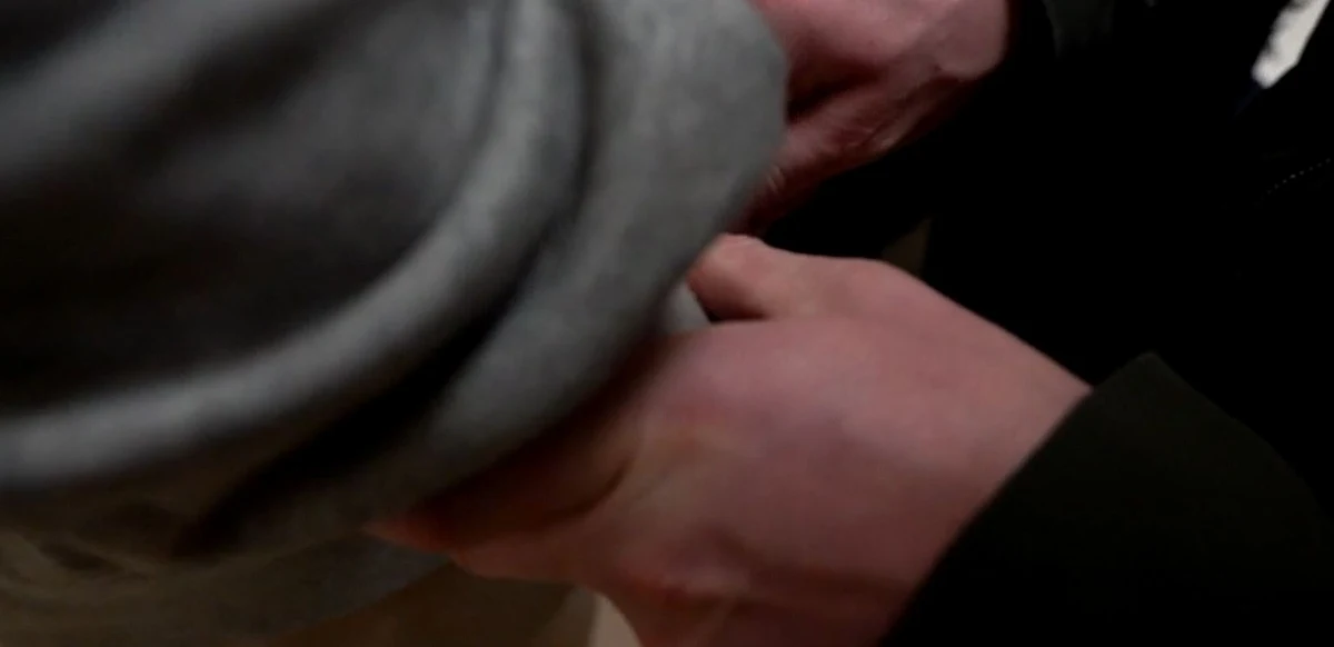 Na gorącym uczynku stołeczni policjanci zatrzymali pięć osób, podejrzanych o wyłudzanie pieniędzy od seniorów metodą "na wypadek". Poszkodowani, którzy im uwierzyli, stracili ponad 160 tys. złotych i biżuterię.