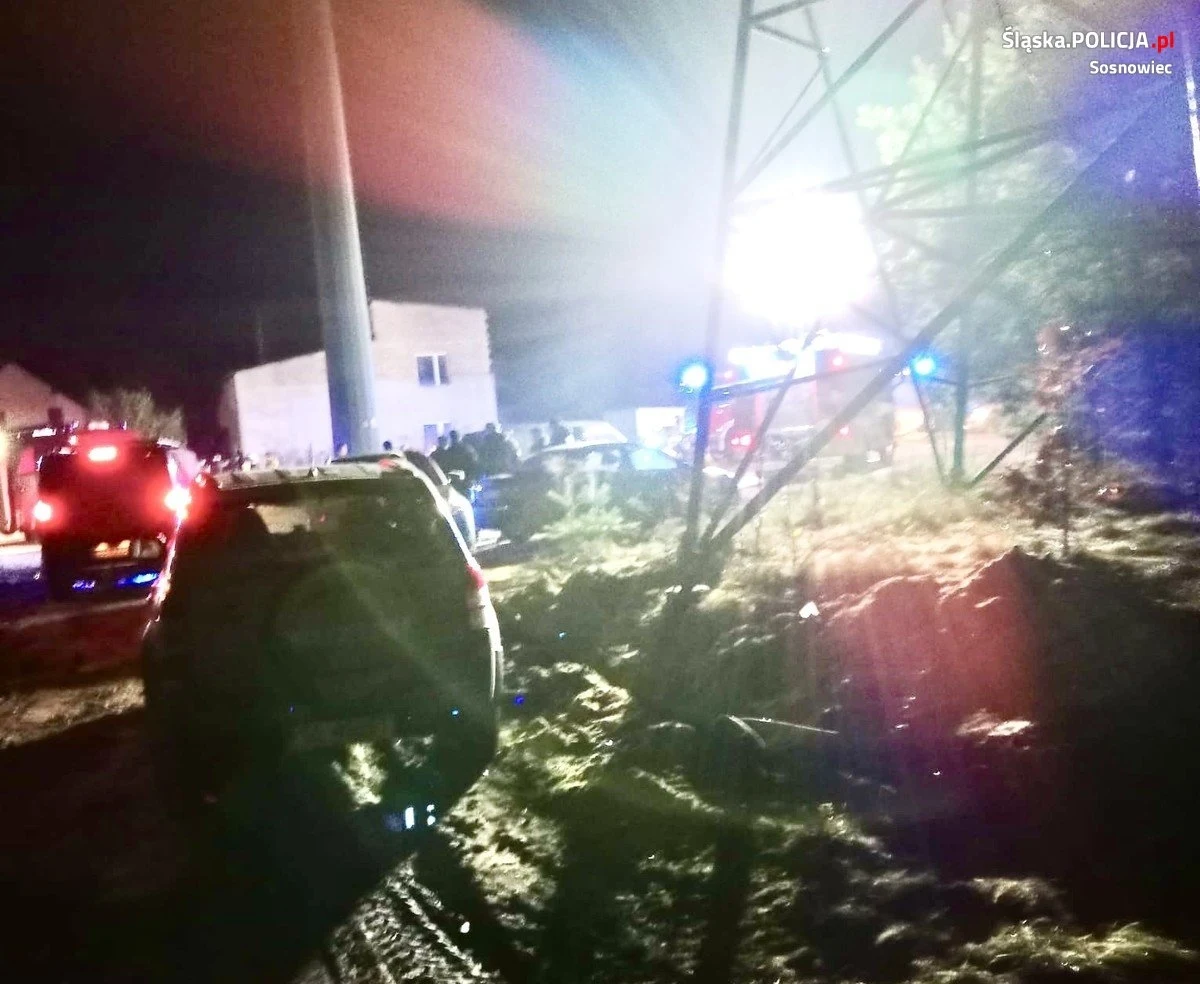 Do szpitala trafiła 16-latka, która zgubiła się w lesie w okolicach Kolonii Cieśle. Odnaleźli ją policjanci i strażacy. 