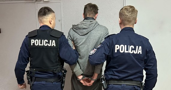 Ponad 2 kg kokainy i inne narkotyki miał w bagażu Estończyk zatrzymany w Wielkopolsce. Policjantów wezwał kierowca autokaru, kiedy mężczyzna zaczął być agresywny wobec innych pasażerów.