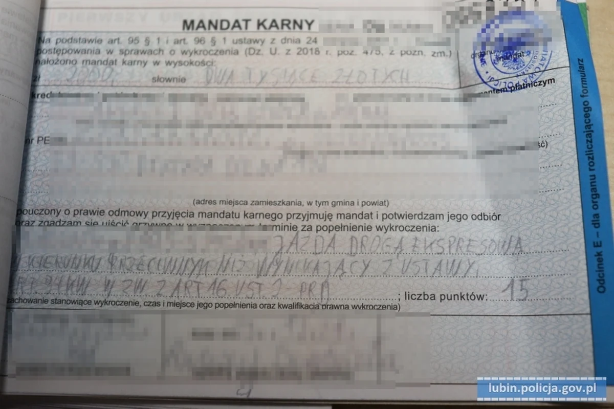 Do niebezpiecznej sytuacji doszło na drodze ekspresowej S3, na trasie Polkowice-Lubin. Kierujący samochodem osobowym jechał pod prąd w kierunku Lubina. Mężczyzna kierujący audi tłumaczył policjantom, że pomylił zjazdy. Został ukarany mandatem w wysokości 2 tysięcy złotych, a na jego konto wpłynęło 15 punktów karnych.