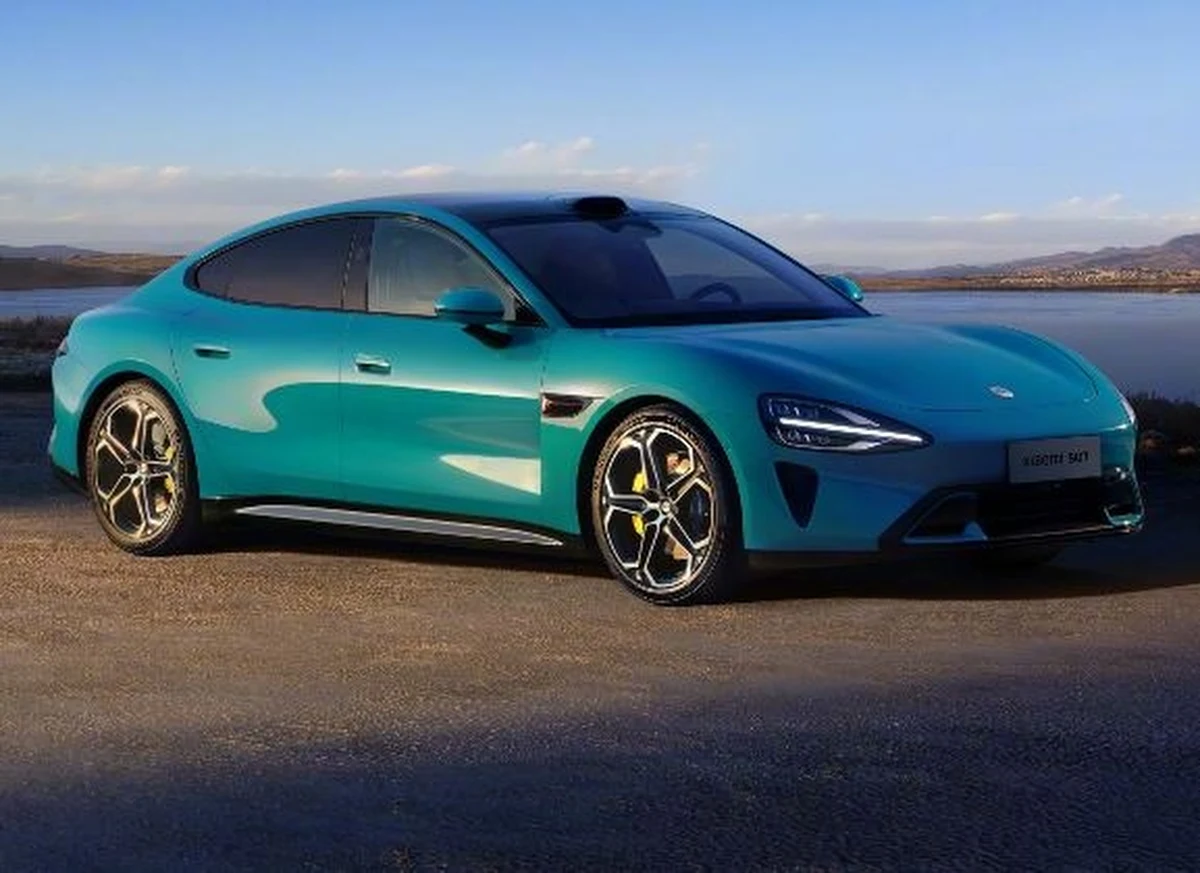 Chiński potentat w branży telefonii komórkowej Xiaomi wchodzi na rynek samochodowy. Koncern zaprezentował pierwszy swoje elektryczne auto i ogłosił ambitne plany ekspansji.