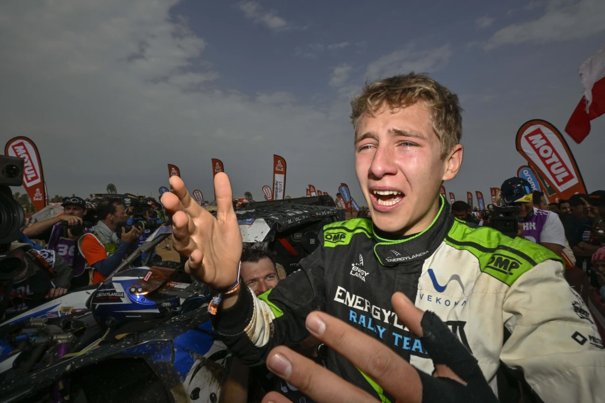 "Jestem bardzo podekscytowany nowościami w zbliżającym się Rajdzie Dakar" - mówi nam Eryk Goczał, polski kierowca, który w ubiegłym roku zwyciężył w tym rajdzie w samochodzie SSV, stając się najmłodszym triumfatorem w historii. Teraz zapowiada, że zamierza obronić tytuł.