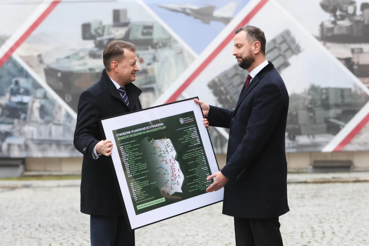 Wymiana uszczypliwości na portalu X w związku z wydarzeniami, do których doszło dziś rano nad Lubelszczyzną. W przestrzeń powietrzną Polski od strony granicy z Ukrainą wleciał niezidentyfikowany obiekt powietrzny. Trwają jego poszukiwania. Całą sytuację skomentował były szef MON Mariusz Błaszczak. Na portalu X dopytywał, czy jego następca, Władysław Kosiniak-Kamysz ukrywa informacje o tym zdarzeniu przed opinią publiczną.