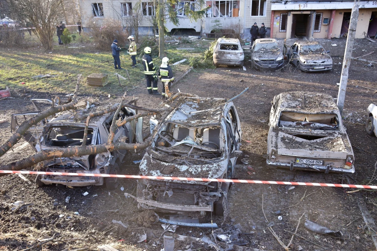 Lwów, tak jak i inne ukraińskie miejscowości, został dziś masowo ostrzelany przez rosyjskie wojska. Rakiety i drony kamikadze typu Shahed atakowały w nocy i nad ranem. Ładunki i ich odłamki spadały na domy, szkołę i obiekty infrastruktury krytycznej. W Radiu RMF24 o sytuacji w mieście opowiadał nam mer Lwowa Andrij Sadowy. 