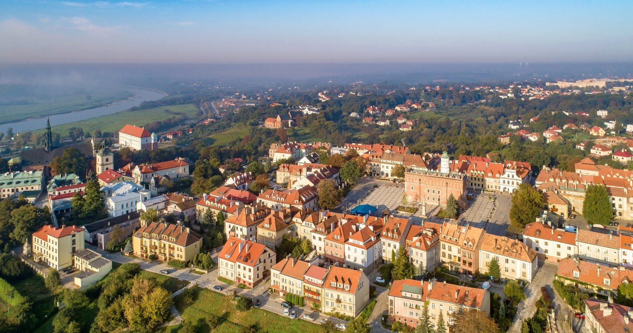 Pod Sandomierzem powstaje imponujący zamek. Inwestycja wzbudza ciekawość