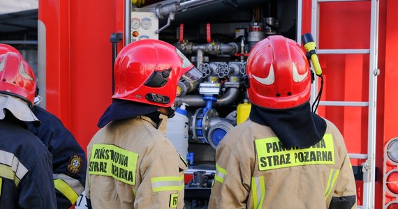 Pożar na terenie szczecińskiego PKS-u. W akcji uczestniczyły cztery zastępy straży pożarnej.